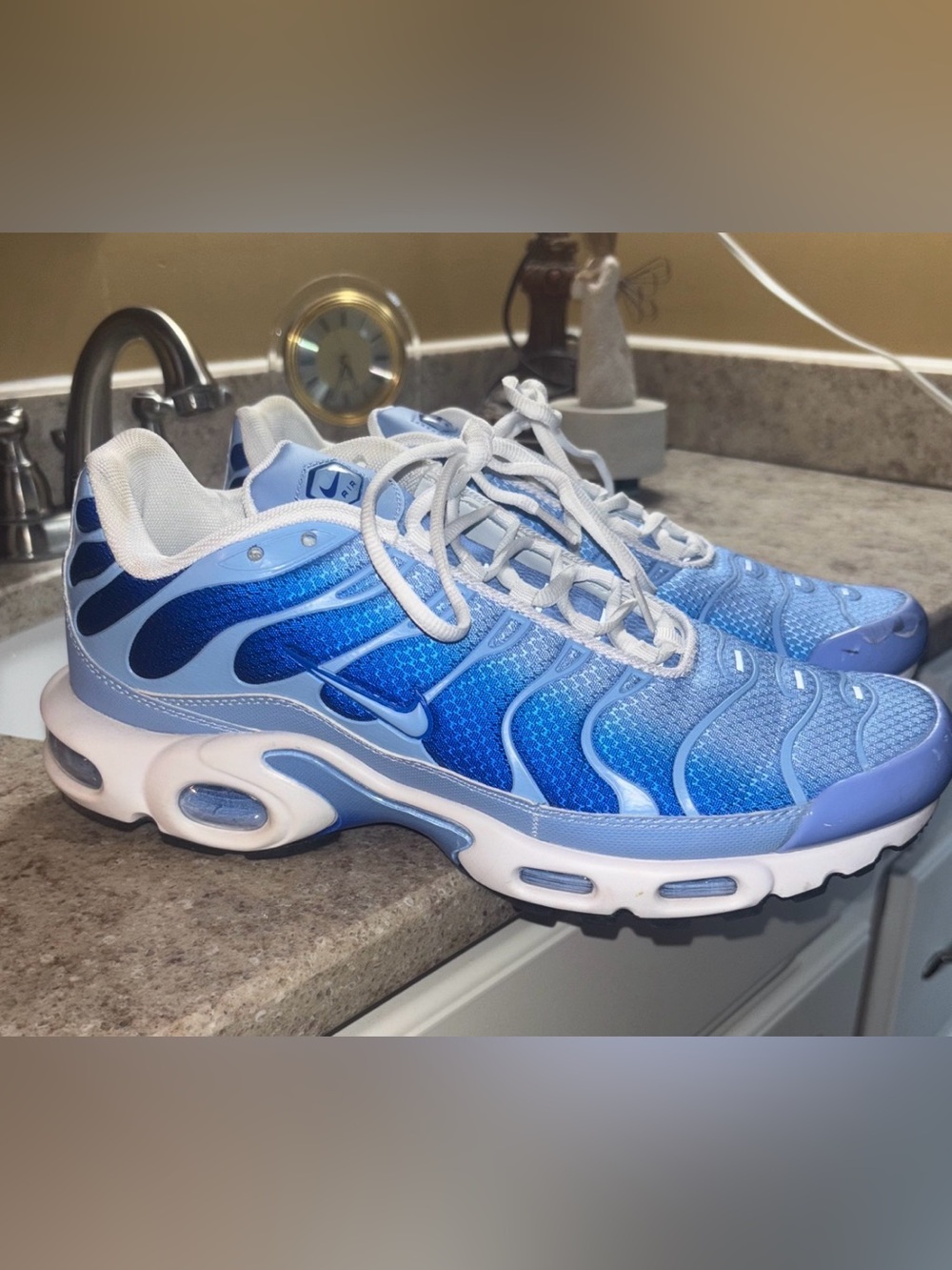 New!  Nike Blue Gradient TN Rippling Mesh Royal Blue/Carolina Blue. Men SZ 12